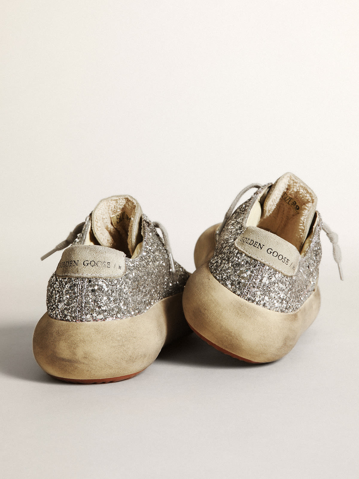 Golden Goose - Space-Star Donna in glitter argento con stella color grigio ghiaccio in 