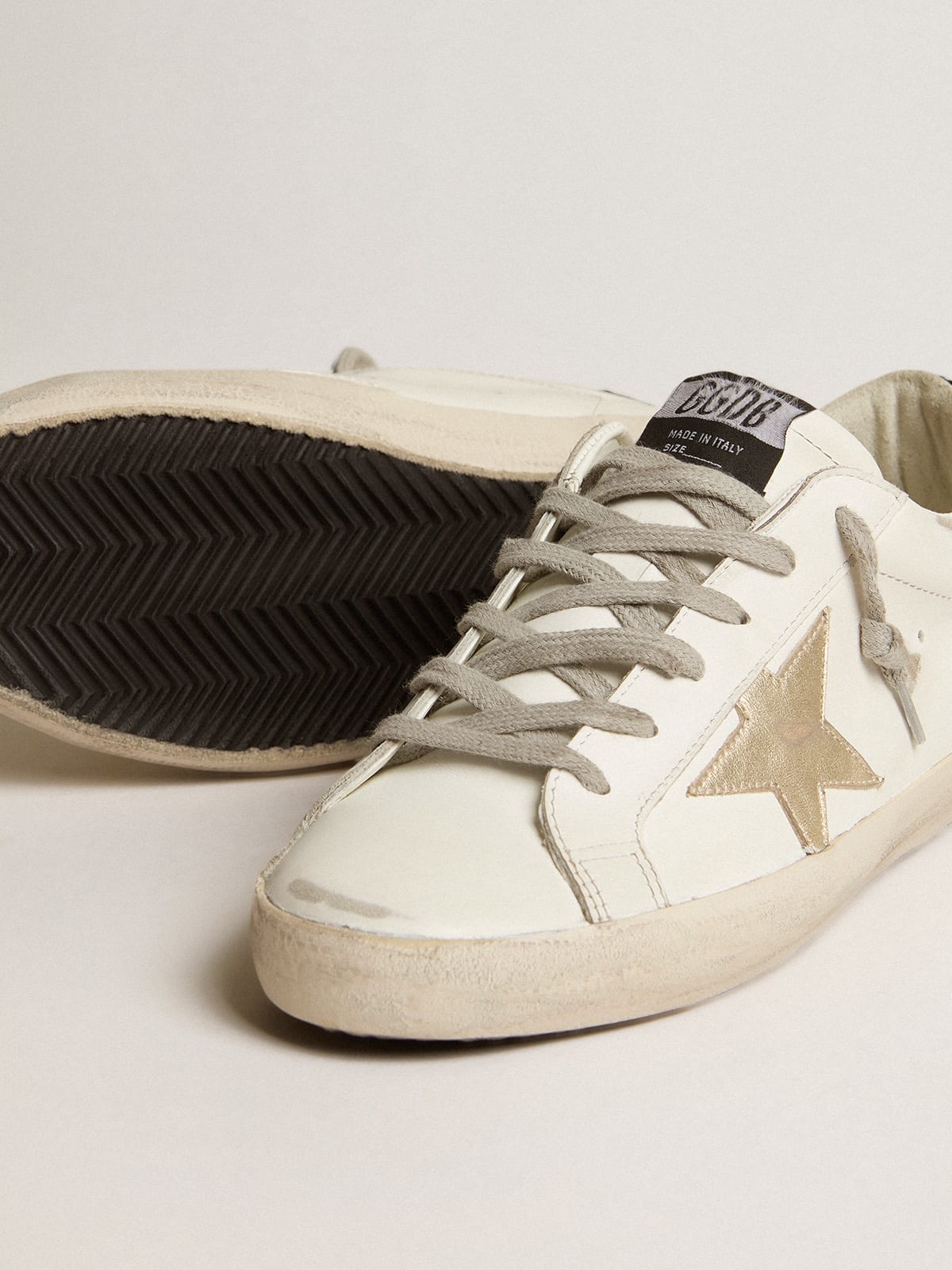 Golden goose sneakers gold on sale star