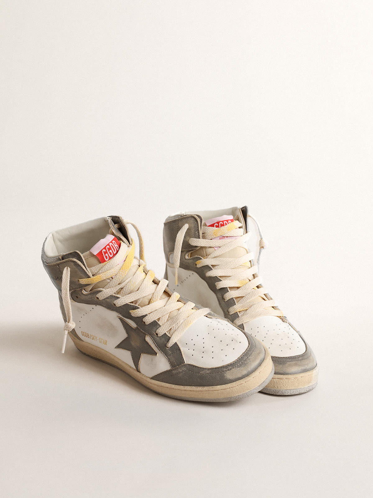 Golden Goose - Sky-Star in white nappa leather with faded gray leather inserts in 