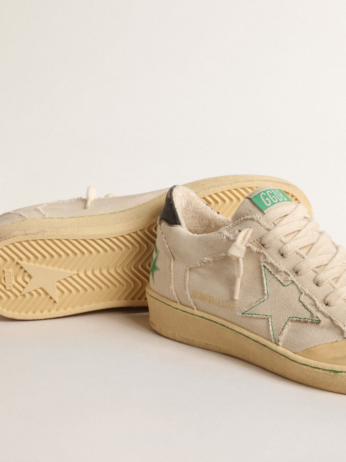 Golden Goose - Ball Star with vanilla canvas star and leather heel tab in 