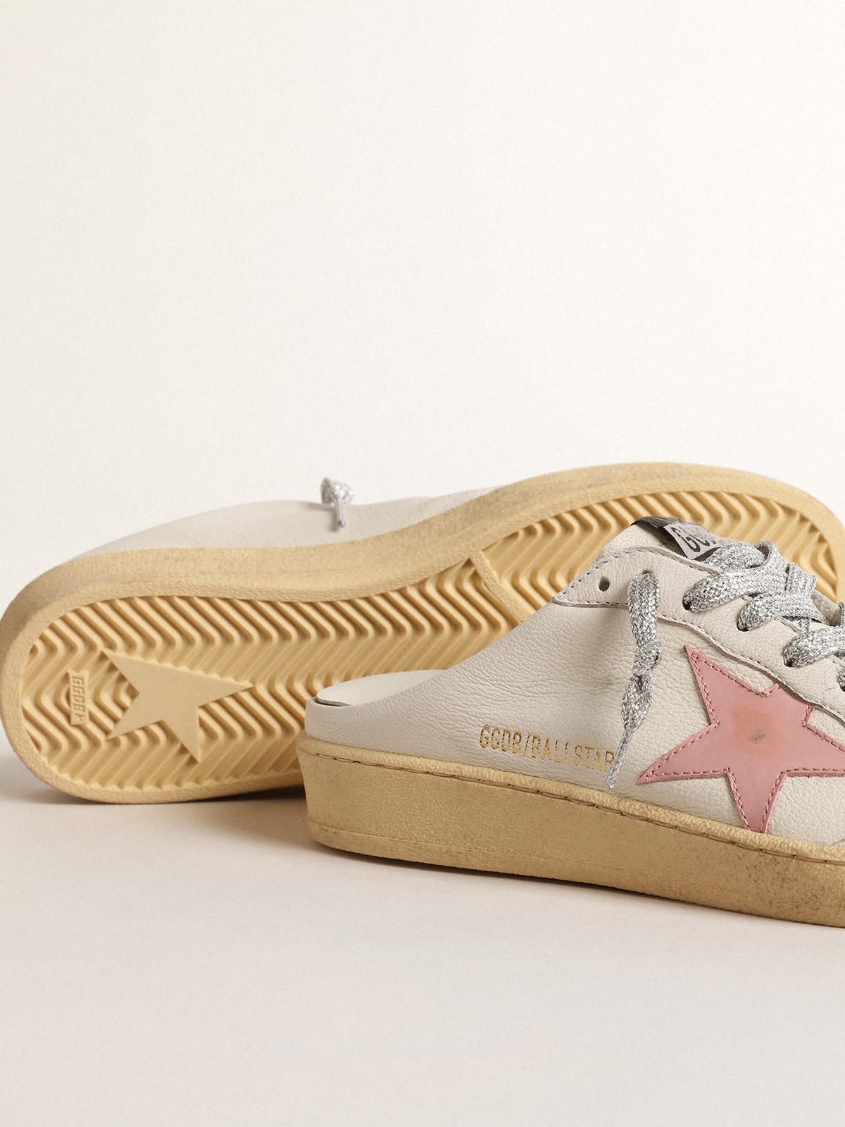 Golden Goose - Ball Star Sabots in white nappa with an old-rose leather star in 