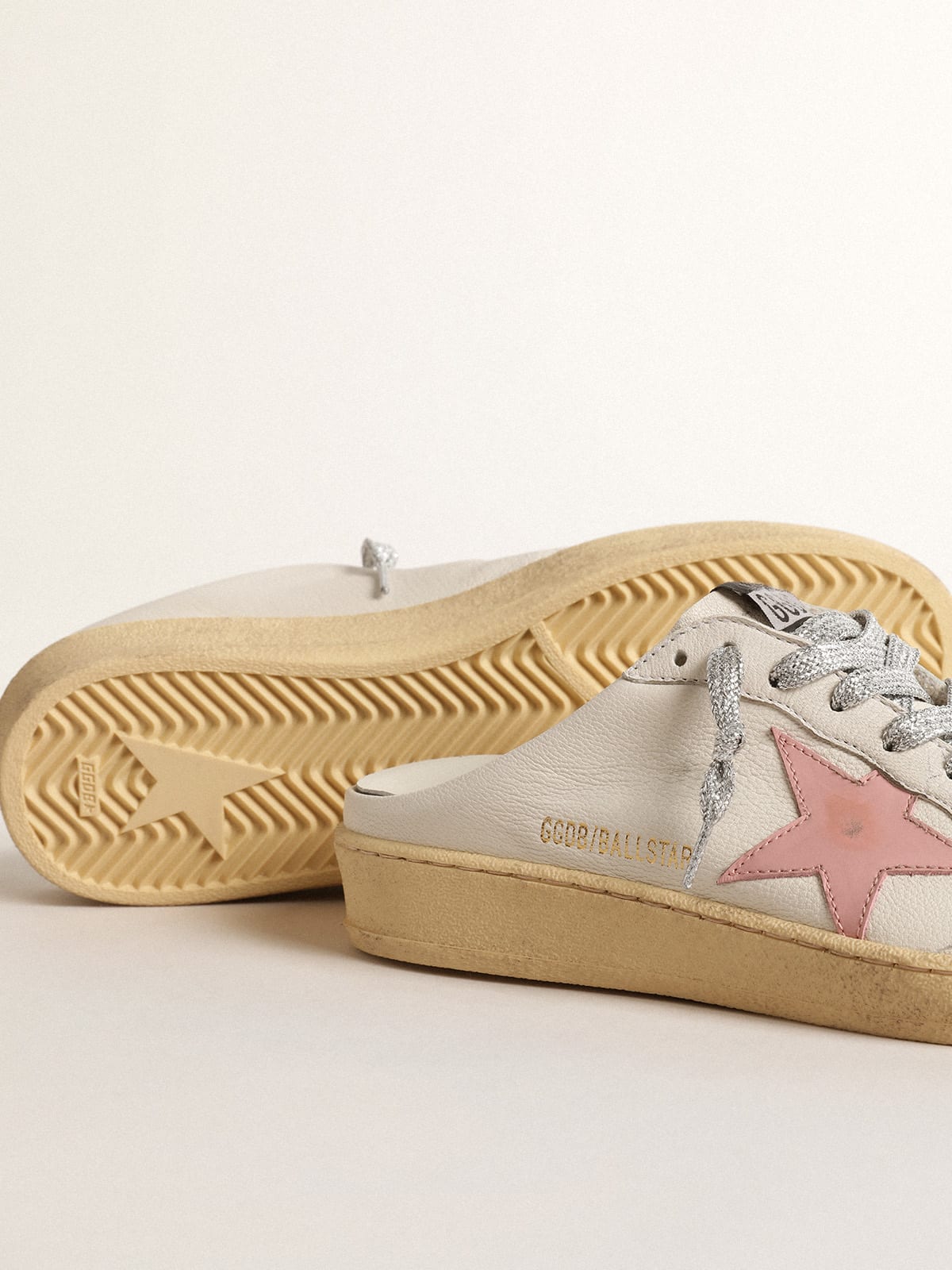 Golden Goose - Mules Ball Star de napa blanca con estrella de piel rosa antiguo in 