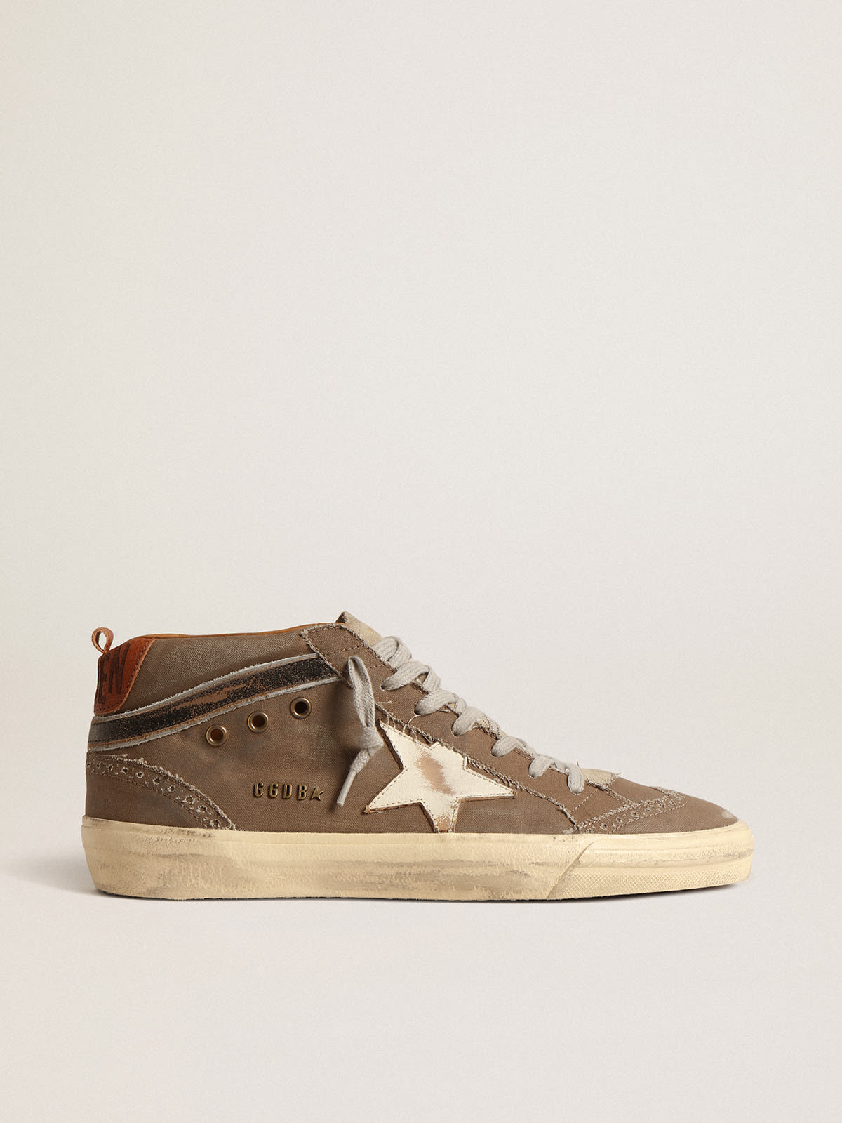 Mid Star in green canvas with leather star and black flash | Golden Goose