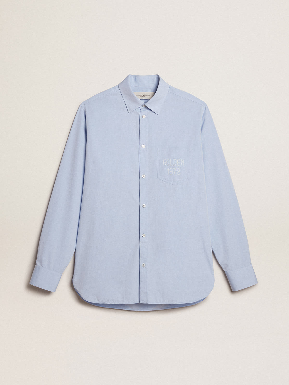 Golden Goose - Camisa azul bebé en algodón con bordado en el bolsillo in 