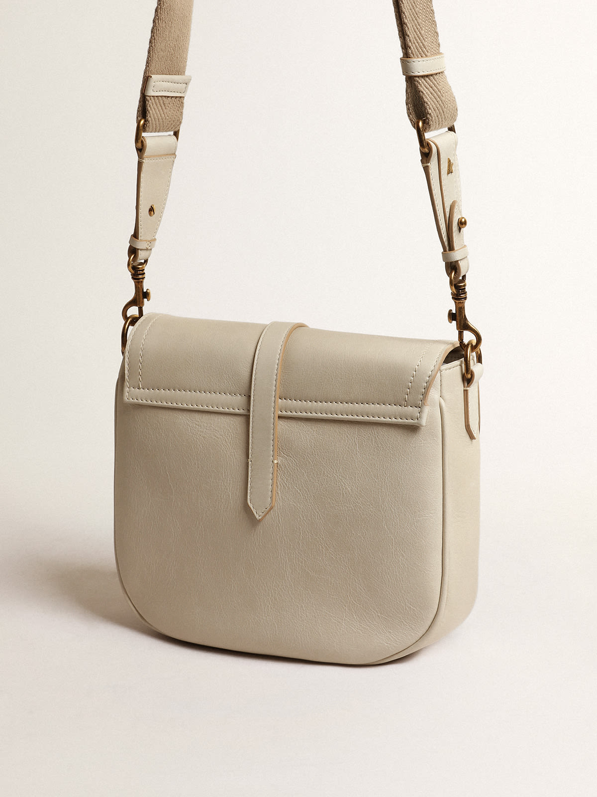 medium sally bag in smooth calfskin leather - nougat