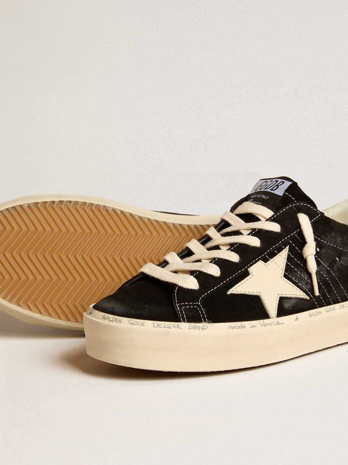 Golden goose deals silver hi star