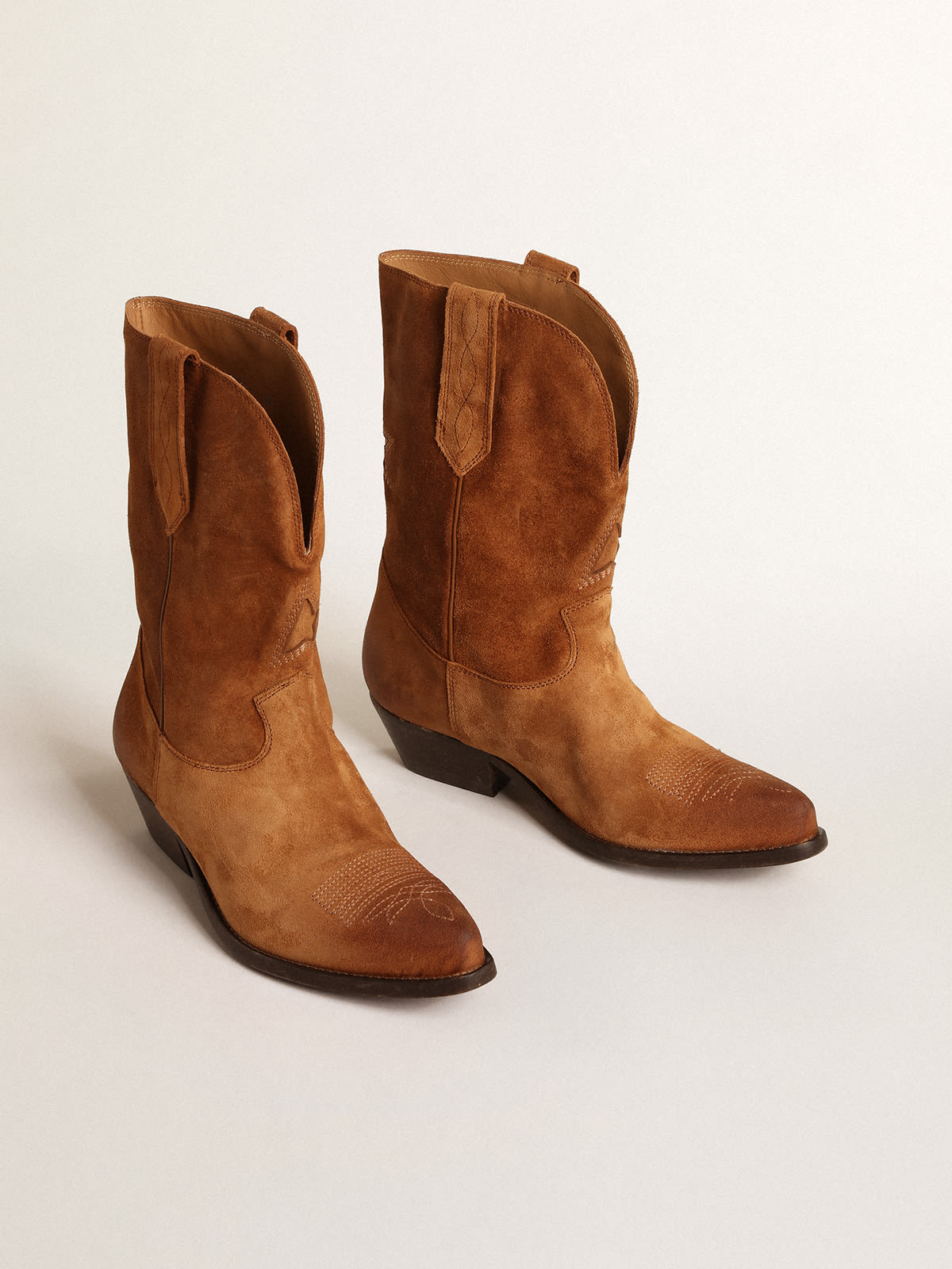 Golden Goose - Low Wish Star boots in cognac-colored suede with inlay star in 