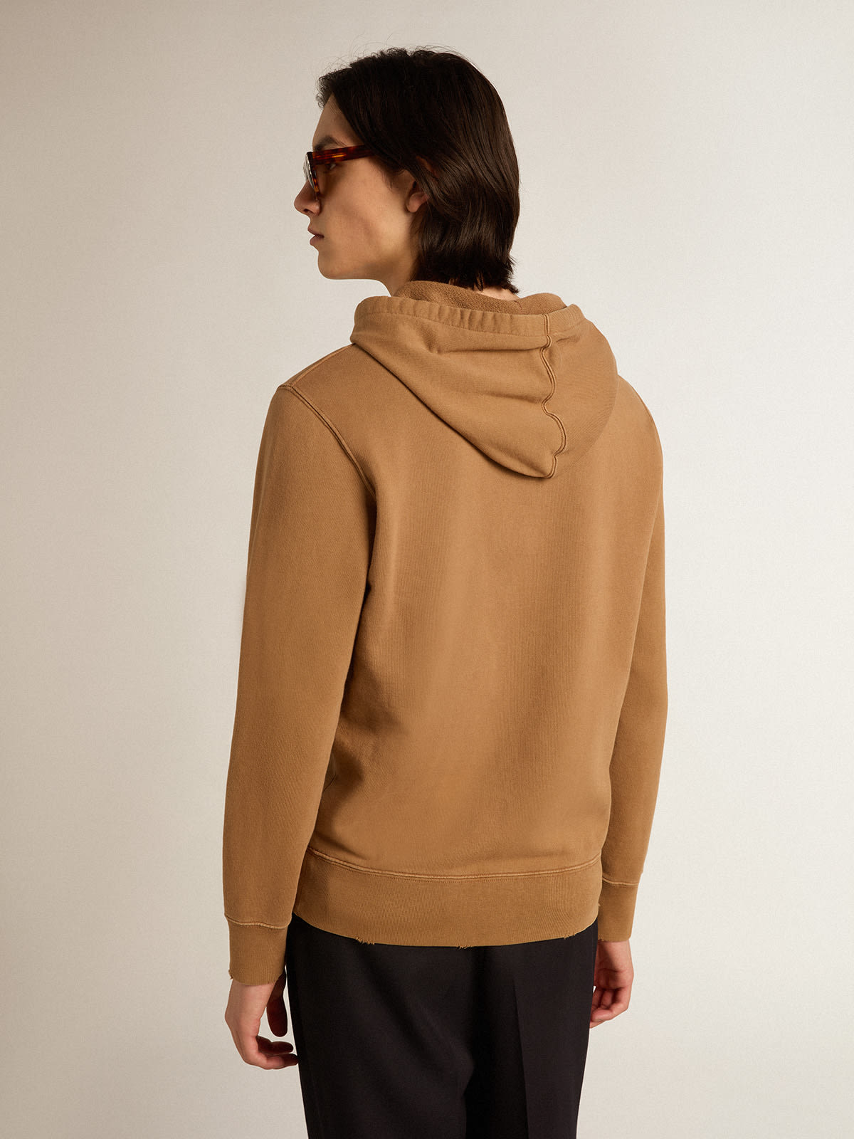 Malt-colored cotton sweatshirt with hood