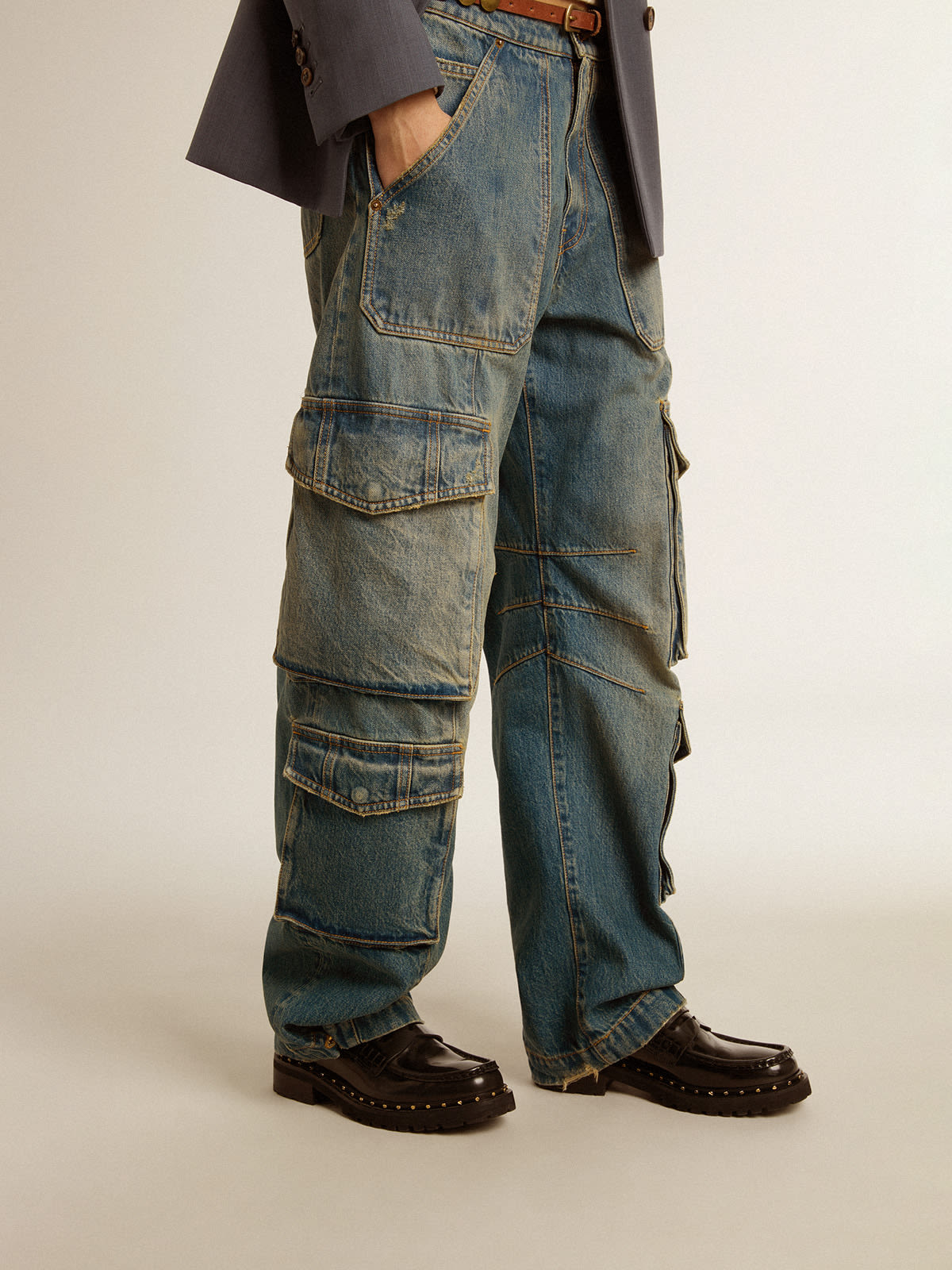 Golden Goose - Pantalone blu jeans dal trattamento distressed in 
