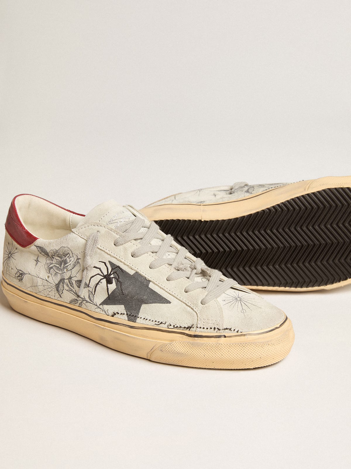 of Dreamers exclusive men's Super-Star in ice gray crust leather | Golden Goose