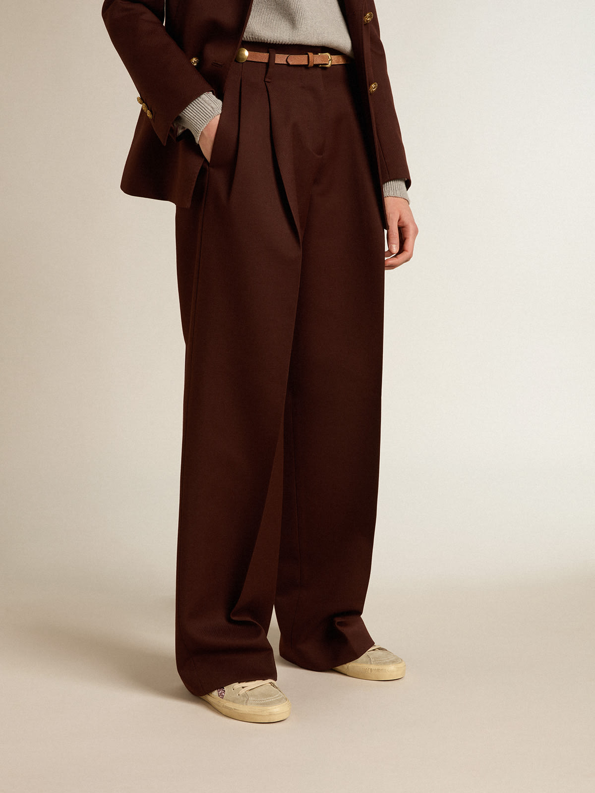 Women's pants in coffee-colored wool gabardine