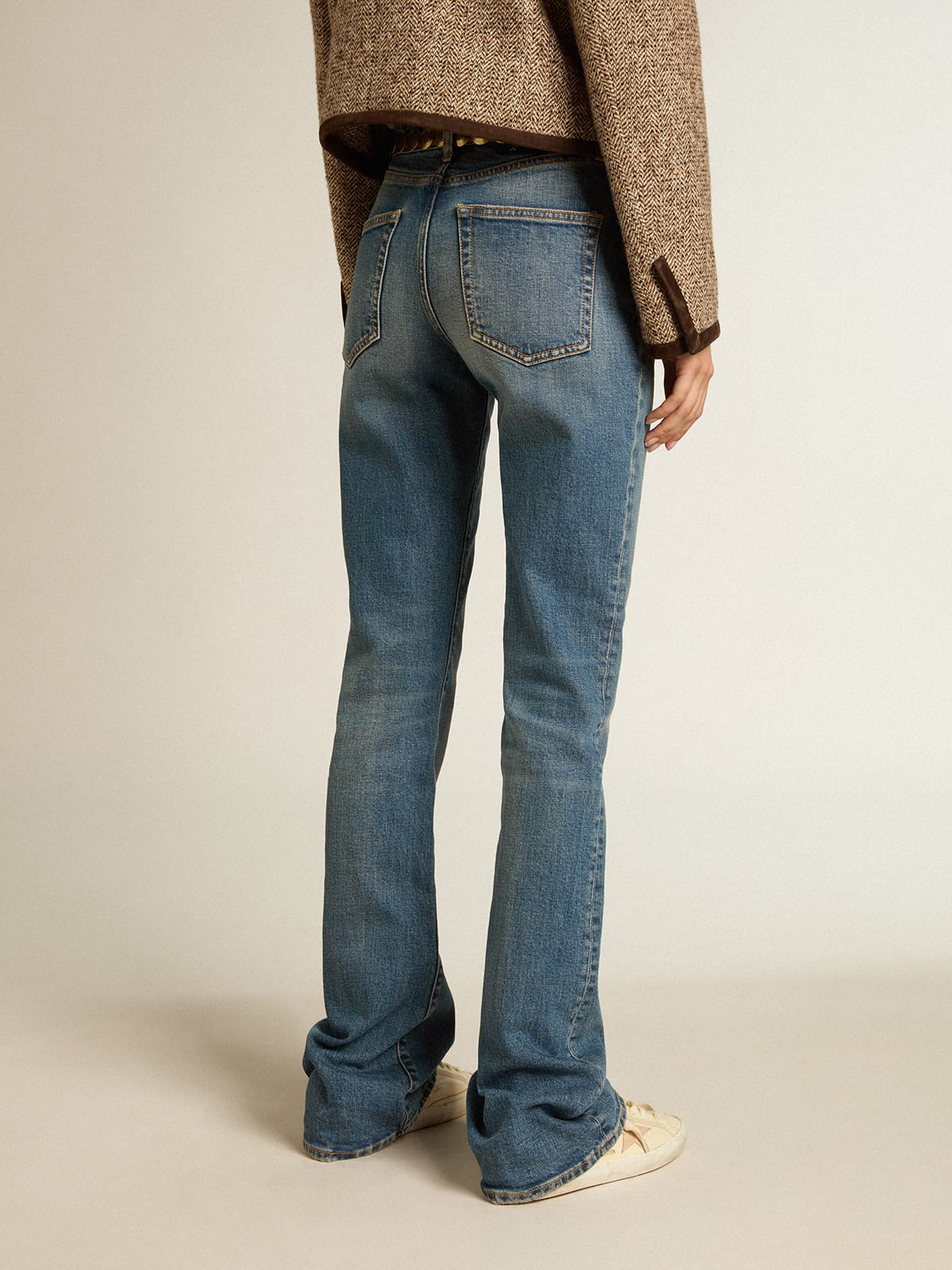 Blue jeans in elasticated fabric