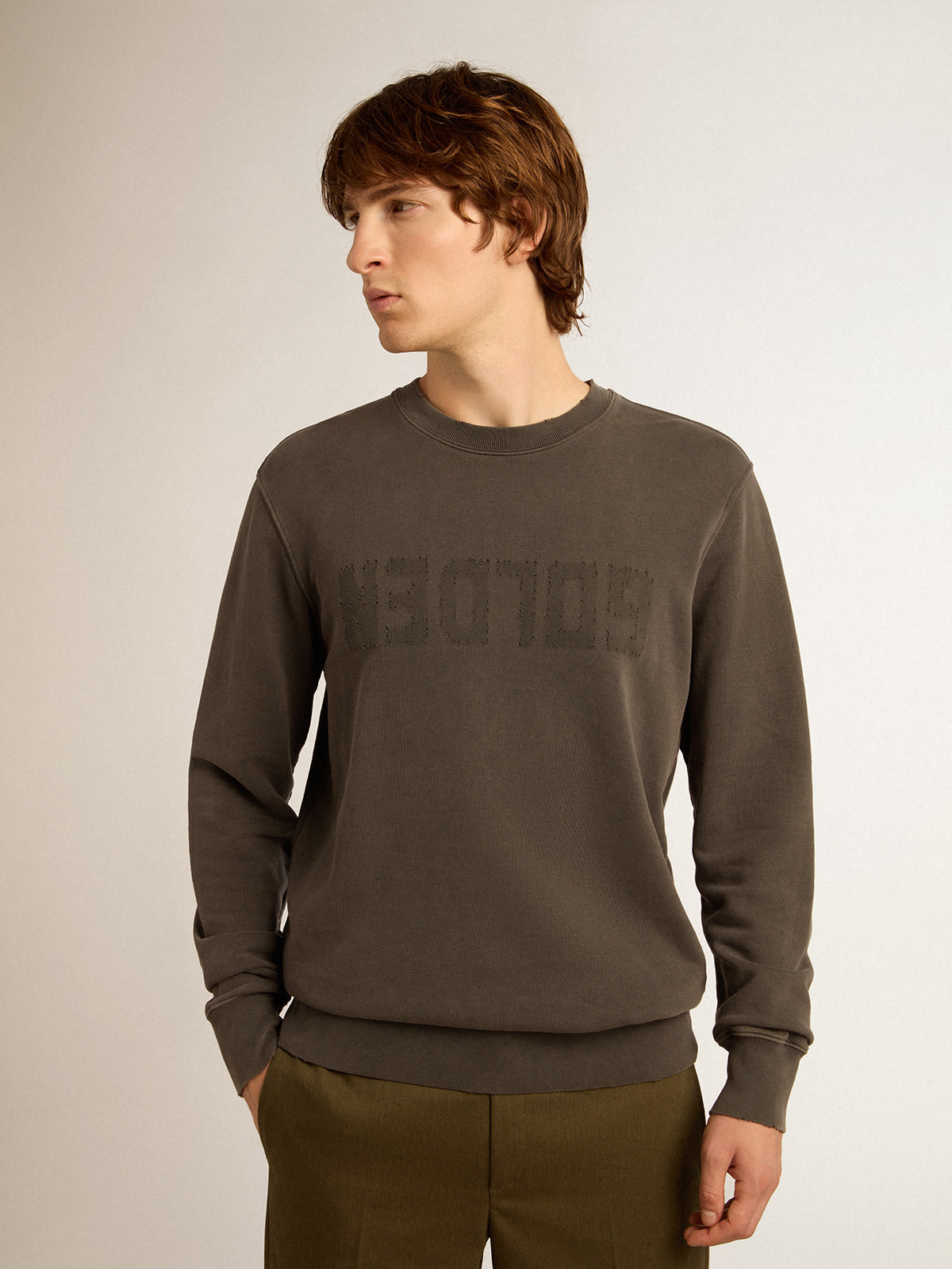 Men's gray sweatshirt with logo and distressed treatment | Golden