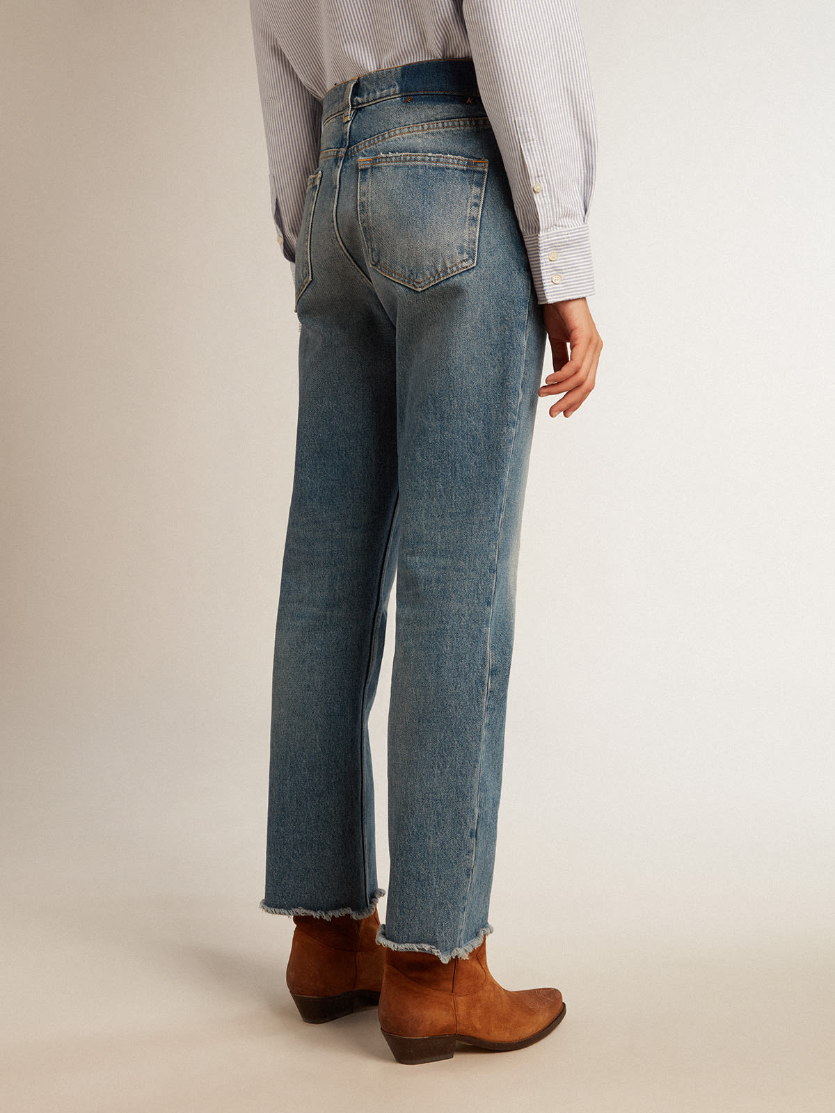 Golden Goose - Flared-Cropped-Jeans für Damen mit mittlerer Waschung in 