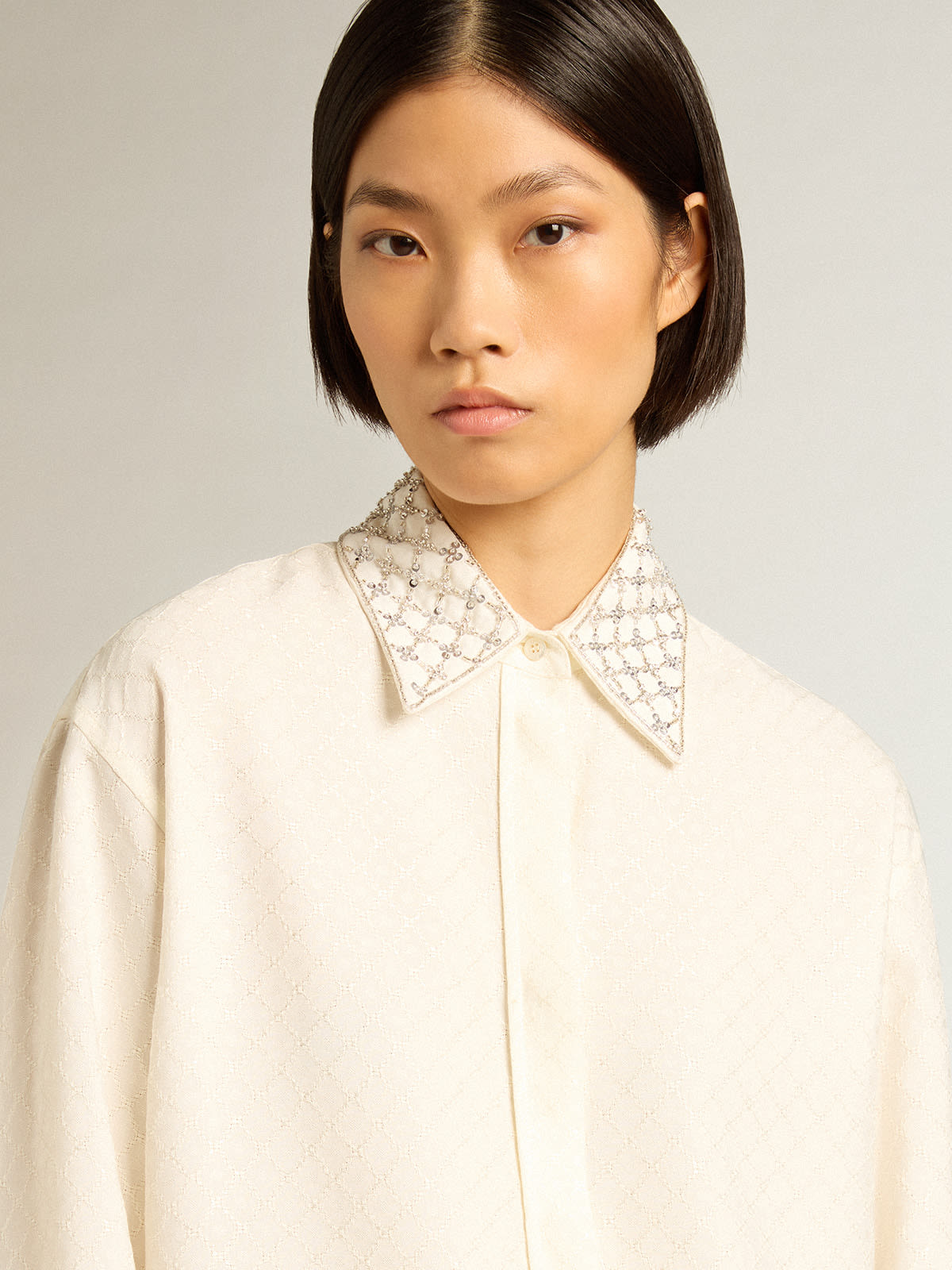 Shirt in vintage white with jacquard design and embroidery | Golden Goose