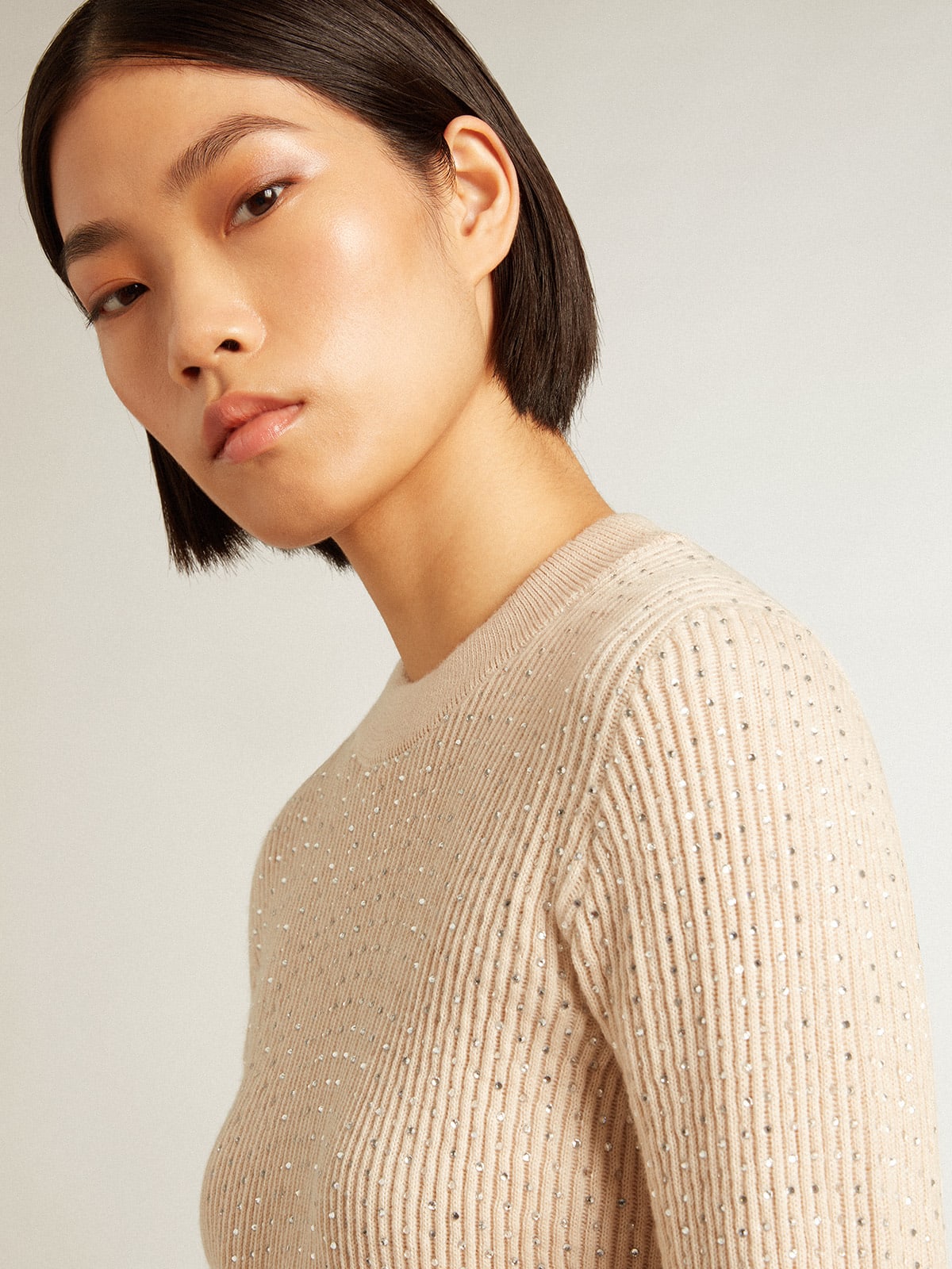 Golden Goose - Cropped round-neck sweater in beige wool with all-over crystals in 