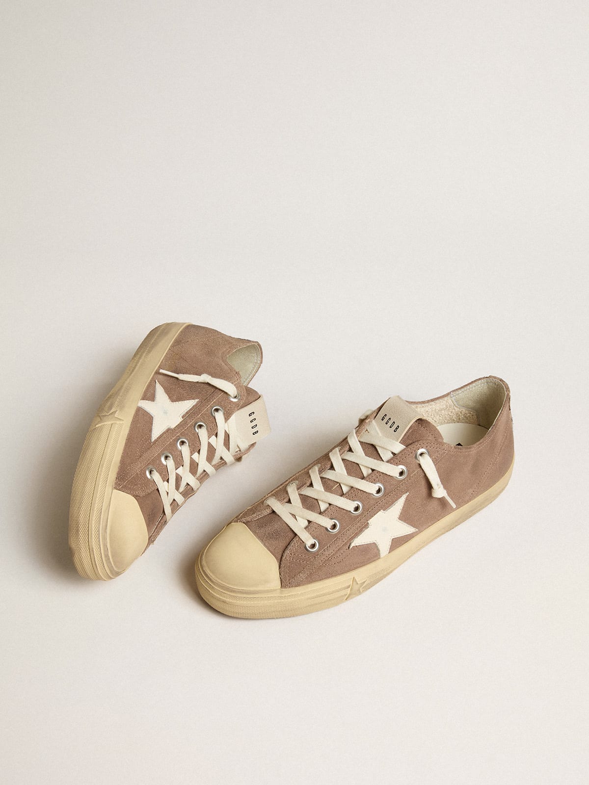 Golden Goose - V-Star in dove-gray suede with white nappa leather star in 