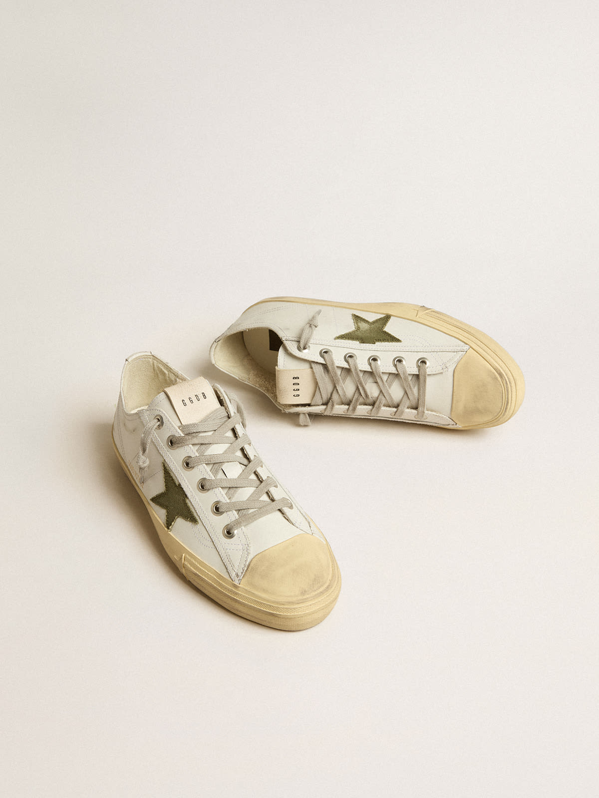 Golden Goose - V-Star in white leather with green canvas star in 