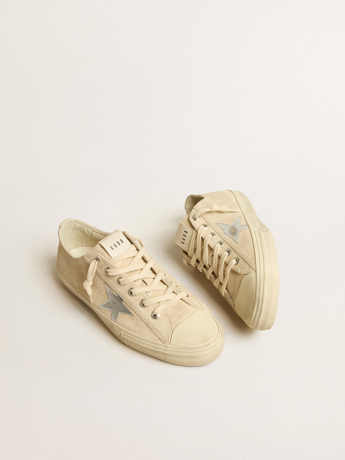 Golden Goose - Men’s V-Star in pearl suede with silver metallic leather star in 