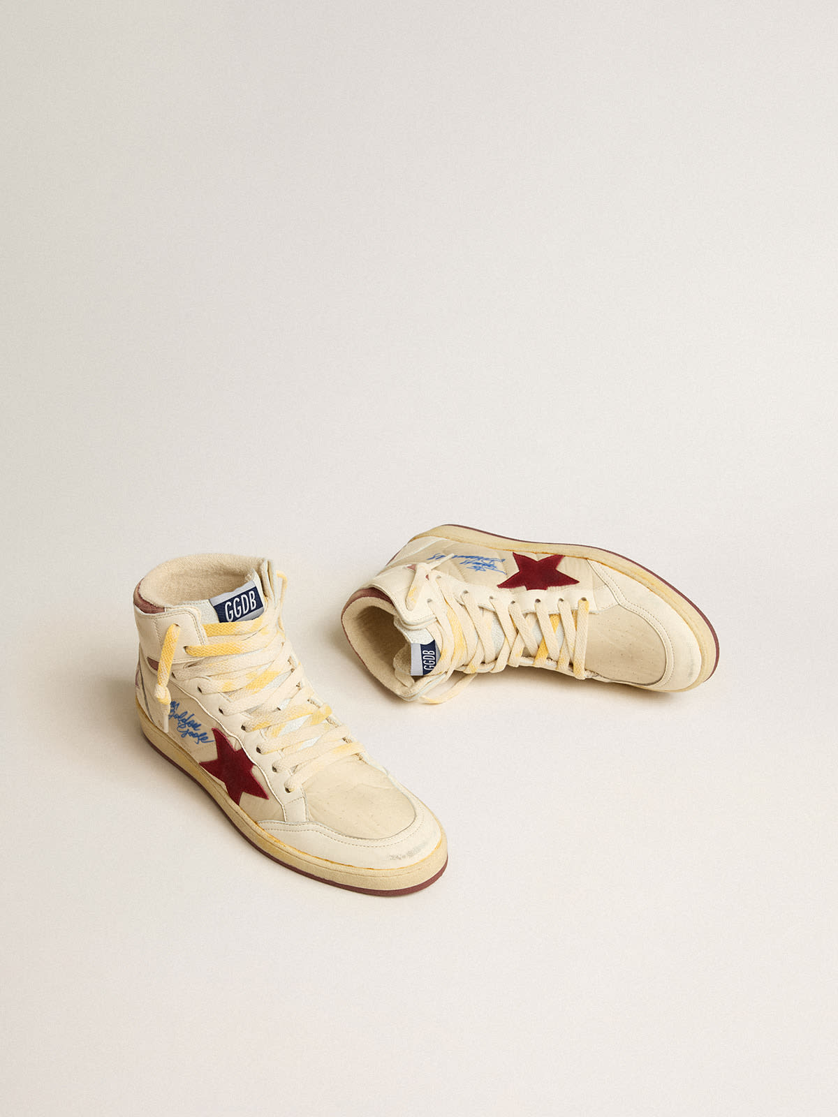 Golden Goose - Sky-Star in beige nylon and nappa with pomegranate suede star in 