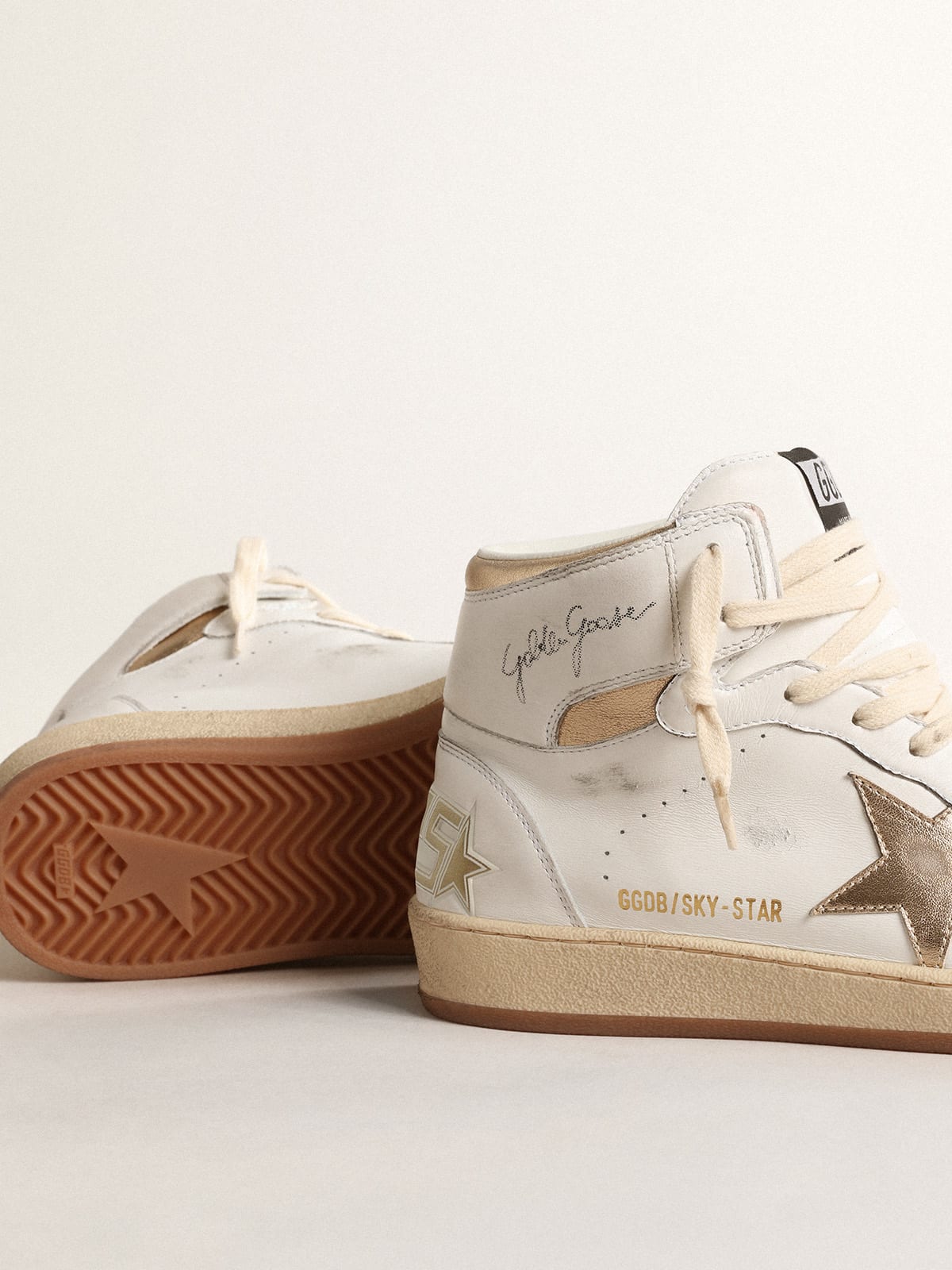 Golden Goose - Sky-Star in white nappa leather with gold metallic leather star and heel tab in 