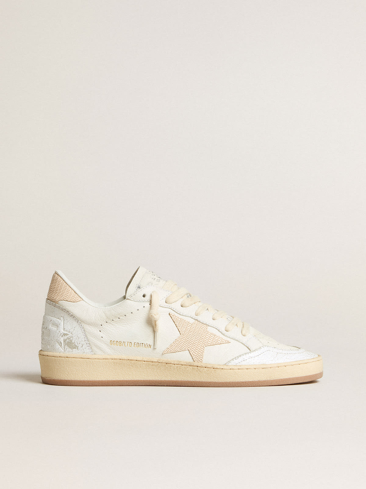 Women\'s Ball Star LTD CNY in white leather with ivory star | Golden Goose